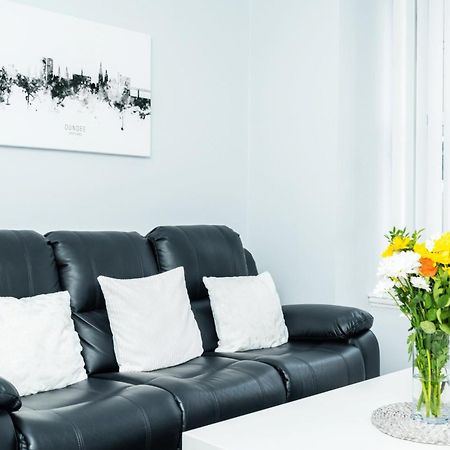 Central Serviced Apartments - 2 Bedroom - Ground Floor - Monthly & Weekly Bookings Welcome - Free Street Parking - 2 Double Beds - Wifi - Smart Tvs In Rooms - Fully Equipped - Heating 24-7 - Contractor & Short Stay Favourite Дънди Екстериор снимка